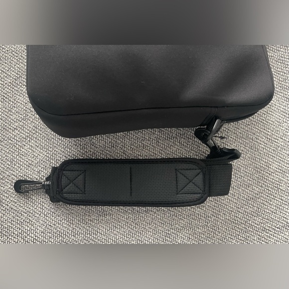 Targus Black and Gray Laptop Bag with Front Flap Closure - Picture 8 of 16